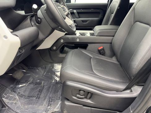 Used 2025 Land Rover Defender 110 S image 25