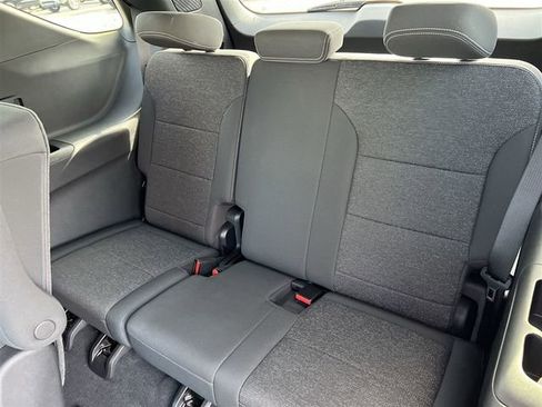 Certified 2025 Chevrolet Traverse LT image 26