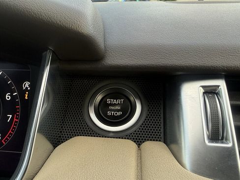 Used 2019 Land Rover Range Rover Sport SE image 46