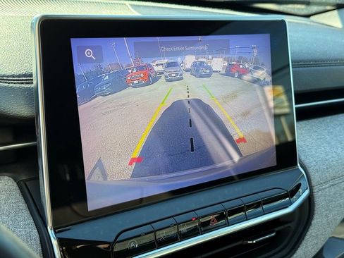 Used 2022 Jeep Compass Latitude image 23