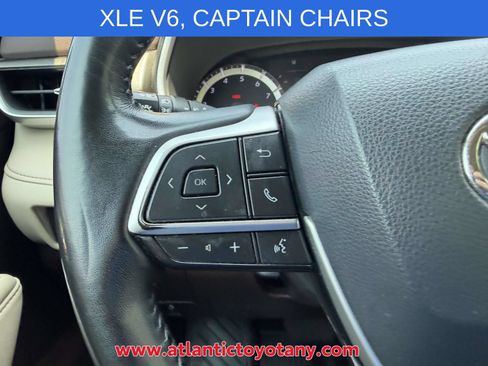 Used 2022 Toyota Highlander XLE AWD/4WD image 37