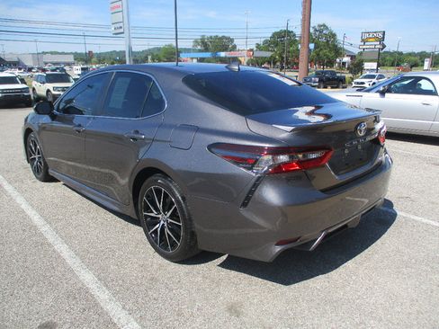 Used 2024 Toyota Camry SE w/ Convenience Package FWD image 16
