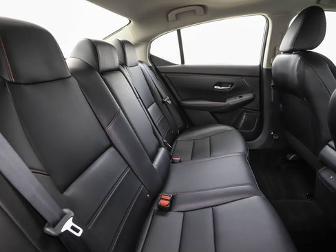 Used 2025 Nissan Sentra SR w/ SR Premium Package FWD image 26