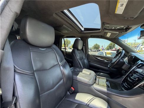 Used 2019 Cadillac Escalade Platinum AWD/4WD image 39