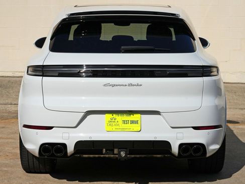 Used 2024 Porsche Cayenne Turbo AWD/4WD image 60