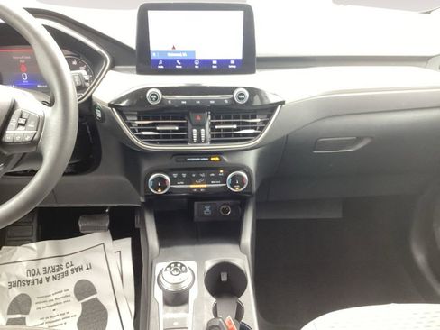 Used 2022 Ford Escape SE image 11