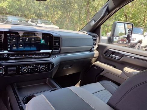New 2025 Chevrolet Silverado 2500 ZR2 w/ Technology Package image 25