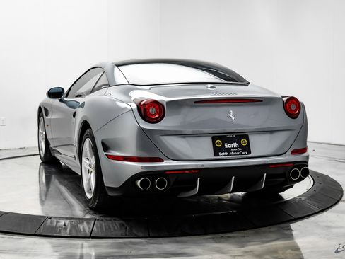 Used 2016 Ferrari California T image 10