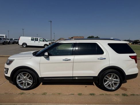 Used 2017 Ford Explorer Limited image 6