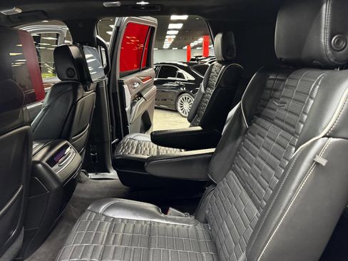 Used 2022 Cadillac Escalade Sport Platinum w/ Heavy-Duty Trailer Package image 42