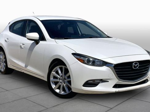 Used 2017 MAZDA MAZDA3 Touring FWD image 2