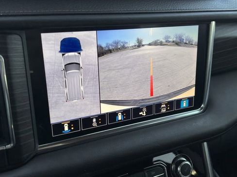 Used 2021 GMC Yukon Denali w/ Denali Premium Package image 19