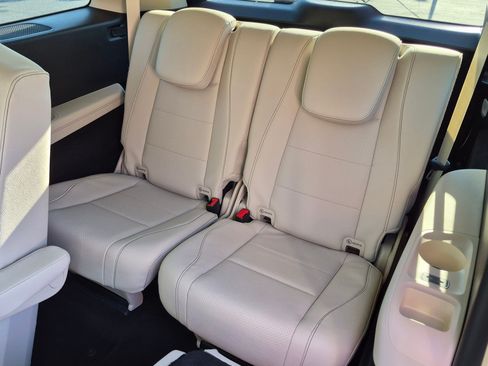 Used 2024 Mercedes-Benz GLS 450 4MATIC image 34