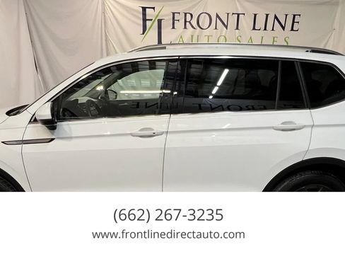 Used 2024 Volkswagen Tiguan SE FWD image 4