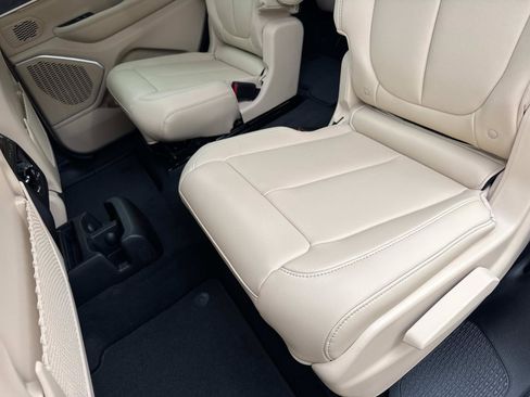 New 2026 Jeep Grand Cherokee L Limited RWD image 12
