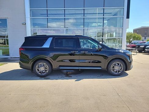 New 2026 Kia Carnival SX FWD image 4