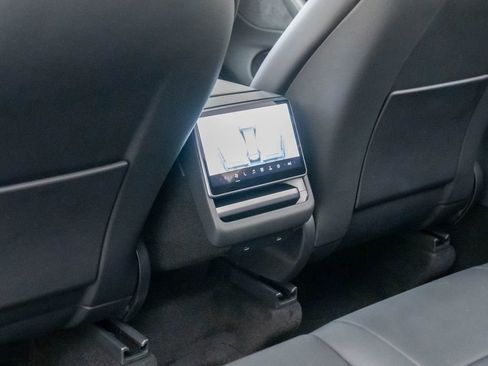 Used 2026 Tesla Model Y Long Range image 18