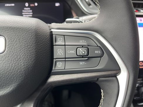 New 2025 Jeep Grand Cherokee L Limited w/ Luxury Tech Group II image 31