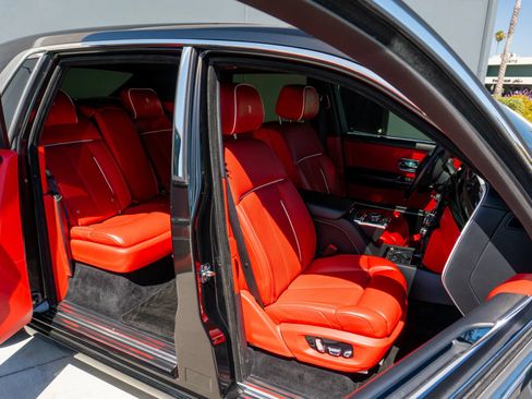 Used 2021 Rolls-Royce Phantom Sedan RWD image 56