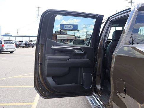 Used 2023 Chevrolet Silverado 1500 LTZ AWD/4WD image 22