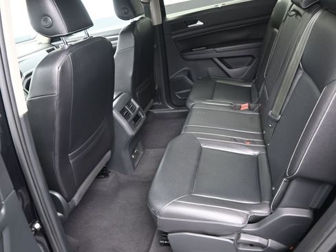 Used 2021 Volkswagen Atlas SE w/ Panoramic Sunroof Package image 11