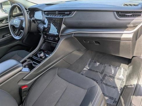 Used 2023 Jeep Grand Cherokee L Laredo image 22