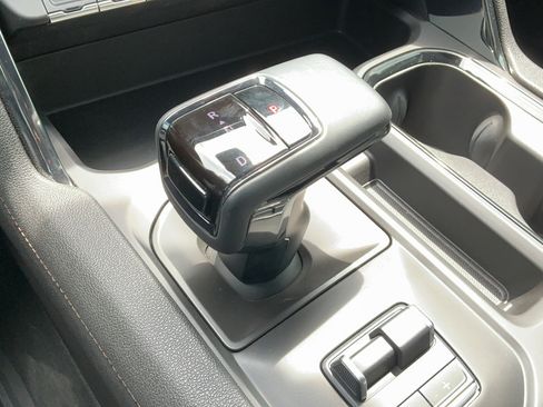 Used 2024 GMC Sierra 1500 AT4 w/ Technology Package AWD/4WD image 15