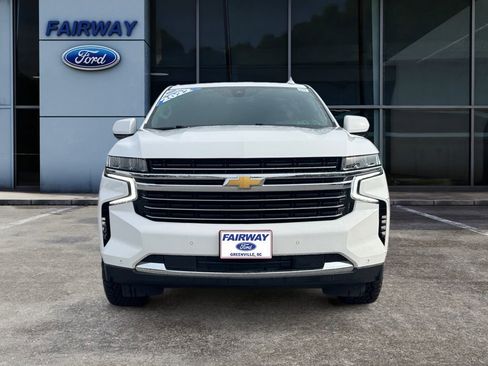 Used 2022 Chevrolet Suburban LT image 2