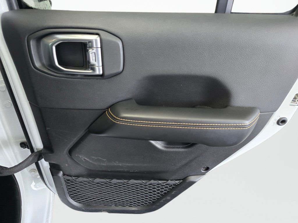 Used 2025 Jeep Wrangler Unlimited Sahara AWD/4WD image 37