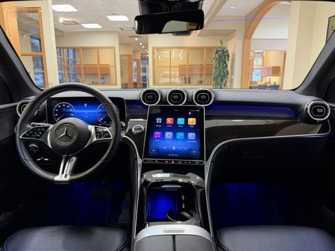 Certified 2025 Mercedes-Benz GLC 300 image 10