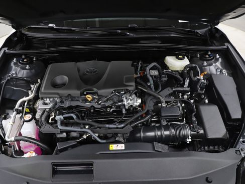 Used 2025 Toyota Camry SE image 30