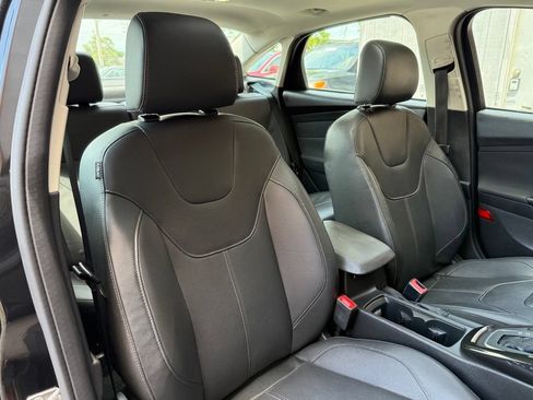 Used 2015 Ford Focus Titanium FWD image 24