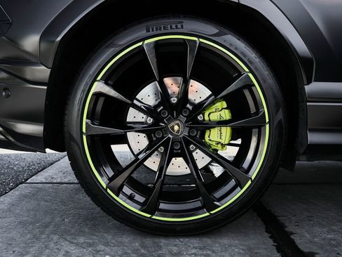 Used 2022 Lamborghini Urus AWD/4WD image 20