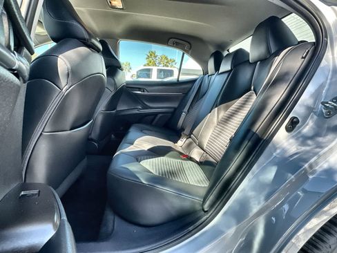 Used 2023 Toyota Camry SE image 4