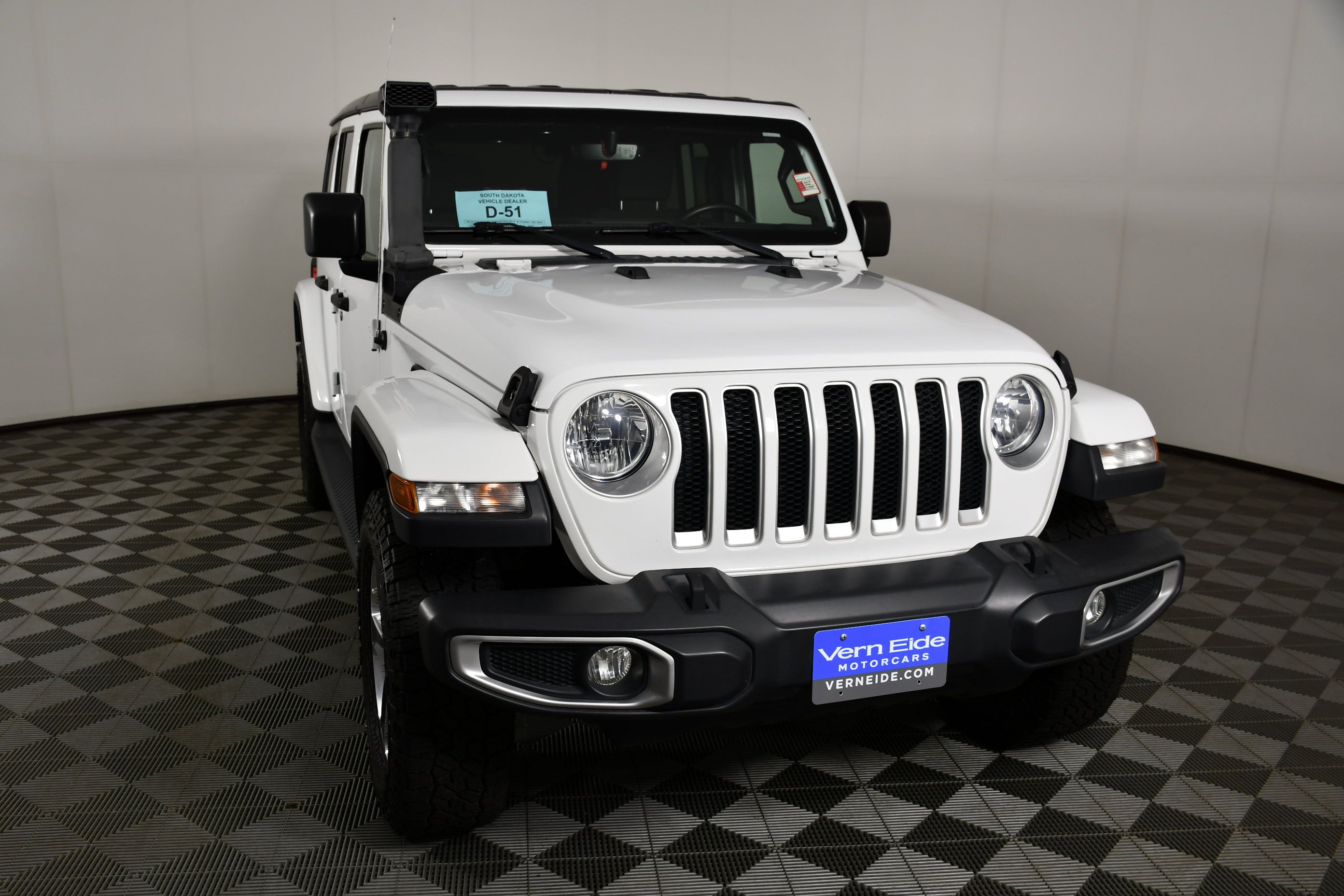 Used 2018 Jeep Wrangler Unlimited Sahara AWD/4WD image 3