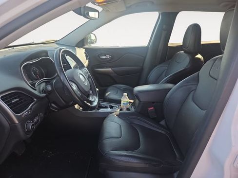 Used 2020 Jeep Cherokee Limited AWD/4WD image 9