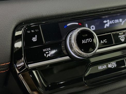 Certified 2025 Honda Pilot Sport image 24