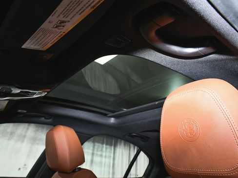 Used 2024 Alfa Romeo Giulia Ti AWD/4WD image 48