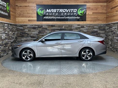 Used 2023 Hyundai Elantra SEL w/ Convenience Package image 6
