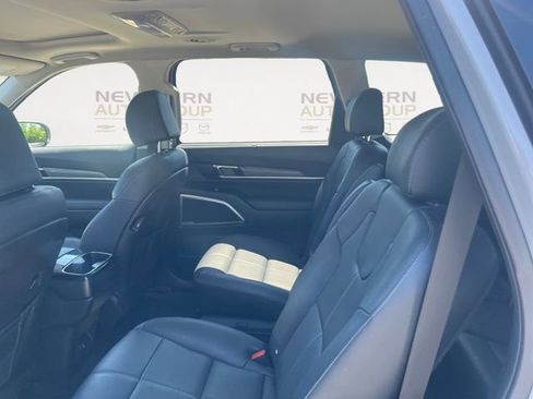 Used 2022 Kia Telluride EX w/ EX Premium Package AWD/4WD image 13