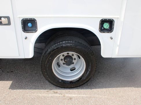 Used 2022 Ford F350 XL w/ Power Equipment Group AWD/4WD image 4