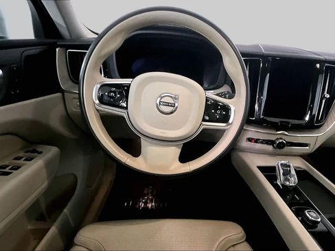Used 2022 Volvo XC60 B5 Inscription w/ Climate Package AWD/4WD image 6