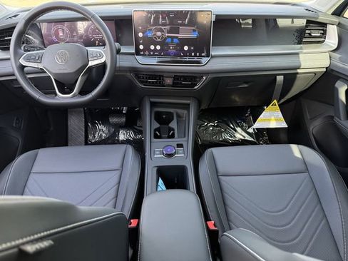 New 2026 Volkswagen Tiguan SE image 7
