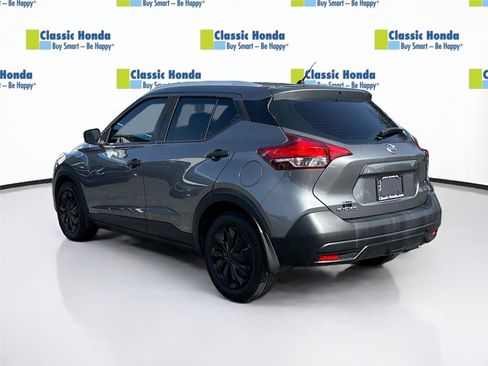 Used 2019 Nissan Kicks S FWD image 5