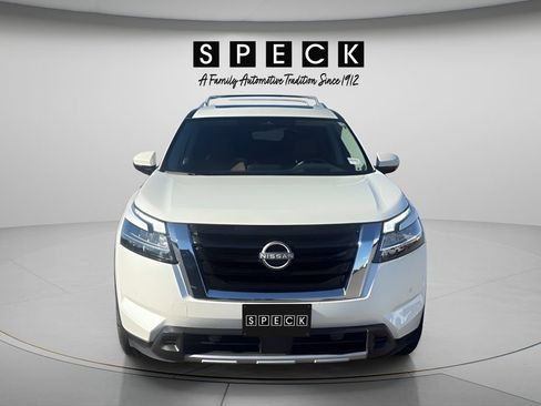 Used 2024 Nissan Pathfinder Platinum AWD/4WD image 8