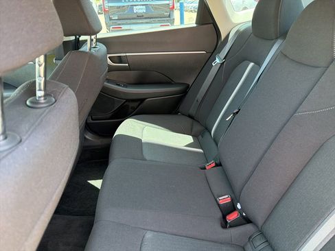 Used 2023 Hyundai Sonata SE FWD image 15