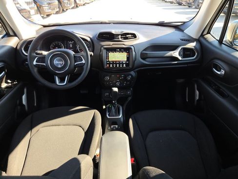 Used 2023 Jeep Renegade Latitude image 16