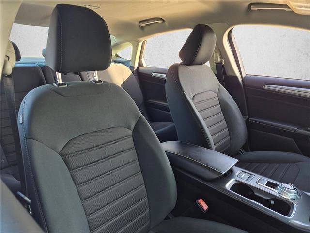 Used 2020 Ford Fusion SE FWD image 18
