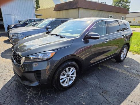 Used 2020 Kia Sorento LX FWD image 2