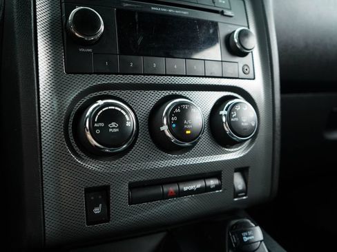 Used 2014 Dodge Challenger R/T RWD image 27